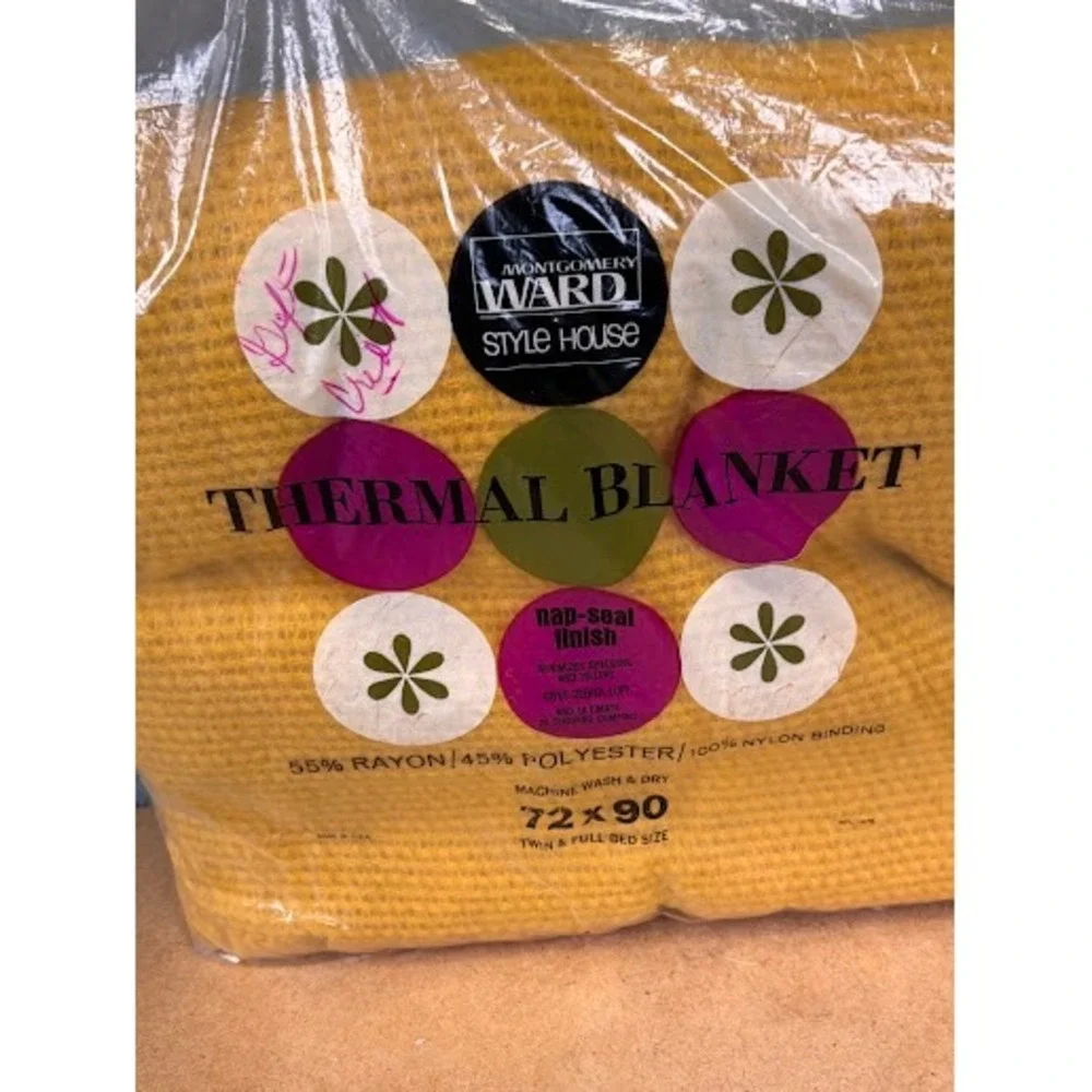 Vintage Montgomery Ward Style House Thermal Blanket Yellow Waffle Weave 72x90